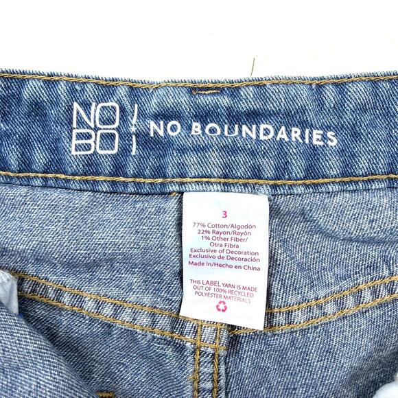 No Boundaries Size 3 Cut Off Denim Shorts Red Blue Embroidered Stars Patriotic - Picture 4 of 6